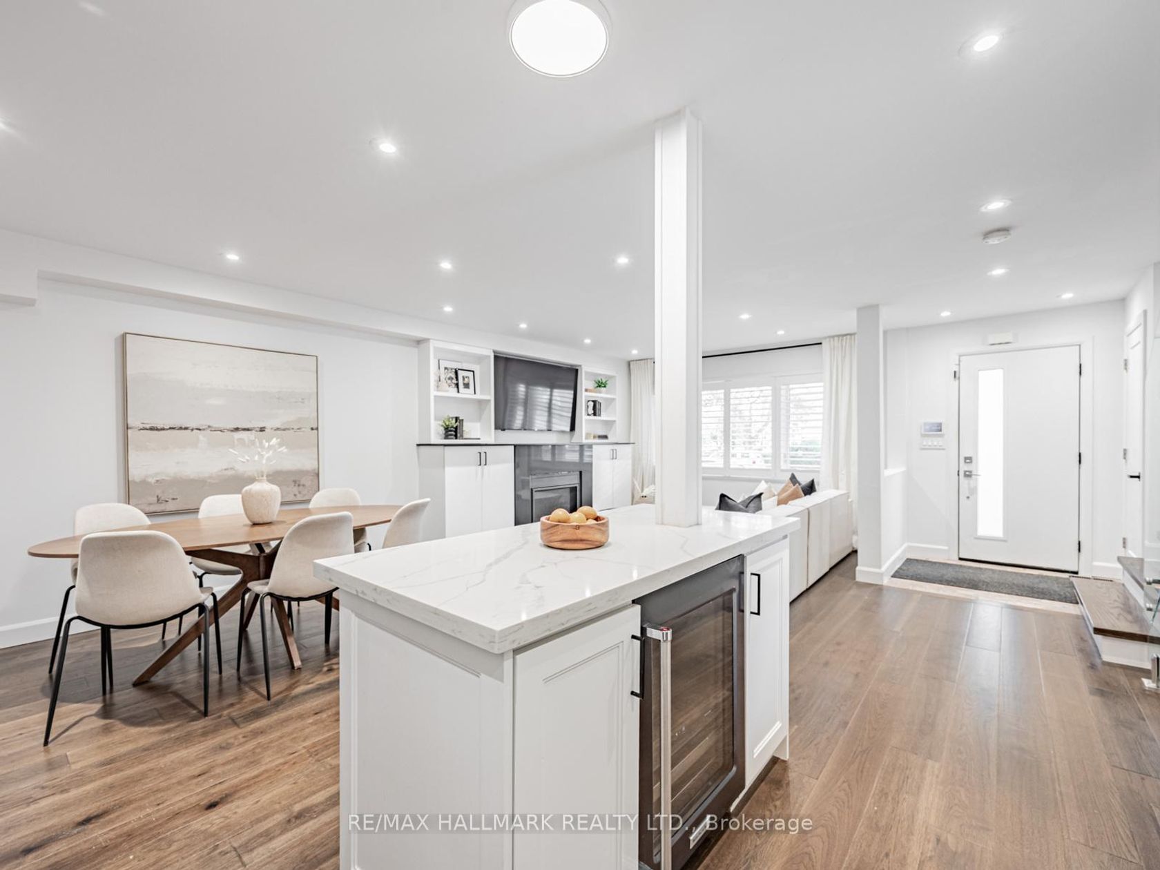 Photo 11 at 12 Leagrove Crescent, Birchmount, Toronto Photo 11 at 12 Leagrove Crescent, Birchmount, Toronto