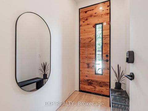 Photo 3 at 44 Massey Street, Niagara, Toronto