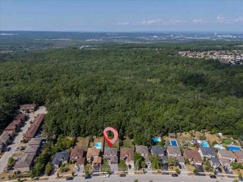 Photo 33 at 26 Kenwell Crescent, Holly, Barrie