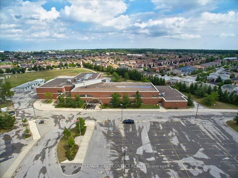 Photo 37 at 26 Kenwell Crescent, Holly, Barrie