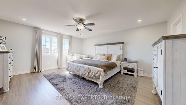 Photo 18 at 2 Personna Circle, Credit Valley, Brampton