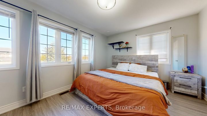 Photo 23 at 2 Personna Circle, Credit Valley, Brampton