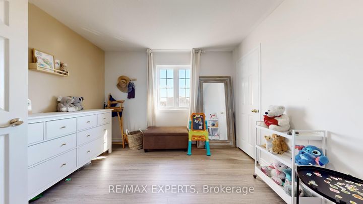 Photo 25 at 2 Personna Circle, Credit Valley, Brampton