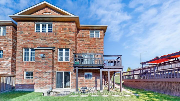 Photo 32 at 2 Personna Circle, Credit Valley, Brampton