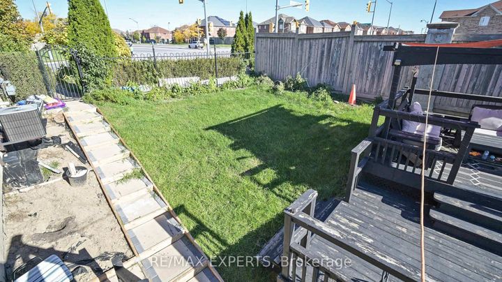 Photo 34 at 2 Personna Circle, Credit Valley, Brampton