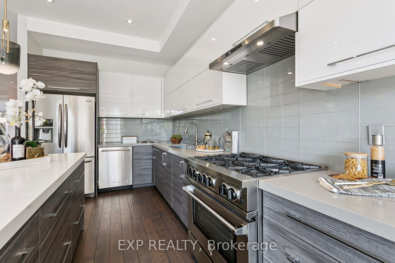 Photo 8 at 105 Twenty Second Street, Long Branch, Toronto Photo 8 at 105 Twenty Second Street, Long Branch, Toronto