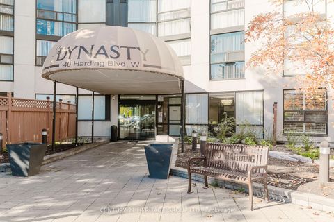 Photo 2 at 203 - 40 Harding Blvd Boulevard W, North Richvale, Richmond Hill