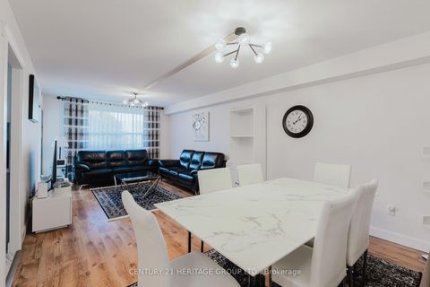 Photo 3 at 203 - 40 Harding Blvd Boulevard W, North Richvale, Richmond Hill