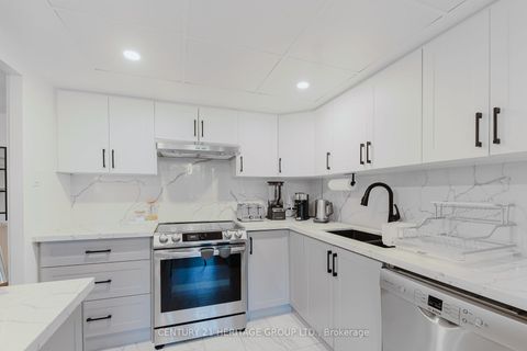 Photo 9 at 203 - 40 Harding Blvd Boulevard W, North Richvale, Richmond Hill