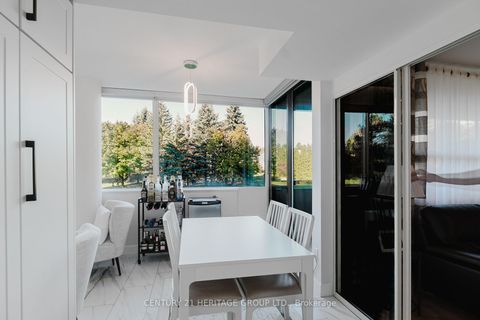 Photo 12 at 203 - 40 Harding Blvd Boulevard W, North Richvale, Richmond Hill