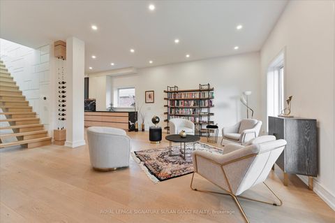 Photo 2 at 36 Glenshaw Crescent, Parkview, Toronto