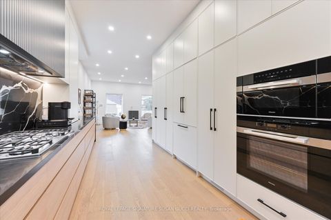 Photo 11 at 36 Glenshaw Crescent, Parkview, Toronto