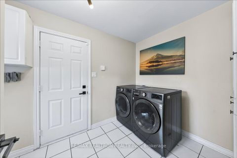 Photo 8 at 33 Rosemary Avenue, Oak Ridges Lake Wilcox, Richmond Hill Photo 8 at 33 Rosemary Avenue, Oak Ridges Lake Wilcox, Richmond Hill