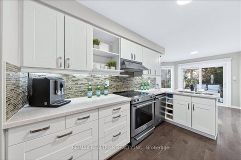 Photo 10 at 33 Rosemary Avenue, Oak Ridges Lake Wilcox, Richmond Hill Photo 10 at 33 Rosemary Avenue, Oak Ridges Lake Wilcox, Richmond Hill