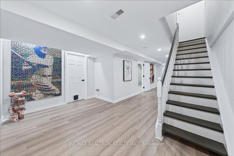 Photo 33 at 33 Rosemary Avenue, Oak Ridges Lake Wilcox, Richmond Hill