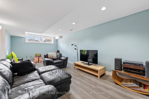 Photo 28 at 4 Model Avenue, Clanton Park, Toronto