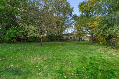 Photo 30 at 4 Model Avenue, Clanton Park, Toronto