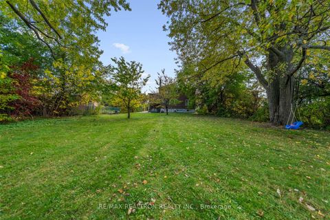 Photo 32 at 4 Model Avenue, Clanton Park, Toronto