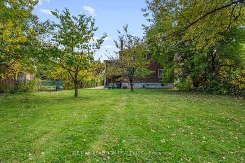 Photo 33 at 4 Model Avenue, Clanton Park, Toronto