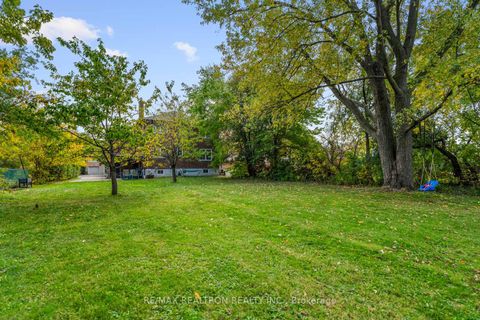 Photo 34 at 4 Model Avenue, Clanton Park, Toronto