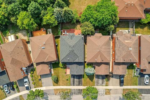 Photo 4 at 28 Glenheather Terrace, Rouge E11, Toronto