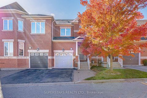 Photo 1 at 41 - 8 Townwood Drive, Jefferson, Richmond Hill