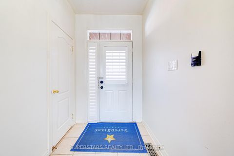 Photo 26 at 41 - 8 Townwood Drive, Jefferson, Richmond Hill