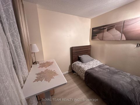 Photo 9 at 201 - 735 Don Mills Road, Flemingdon Park, Toronto