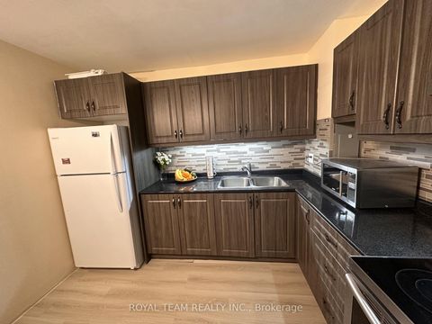 Photo 10 at 201 - 735 Don Mills Road, Flemingdon Park, Toronto