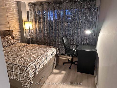 Photo 11 at 201 - 735 Don Mills Road, Flemingdon Park, Toronto