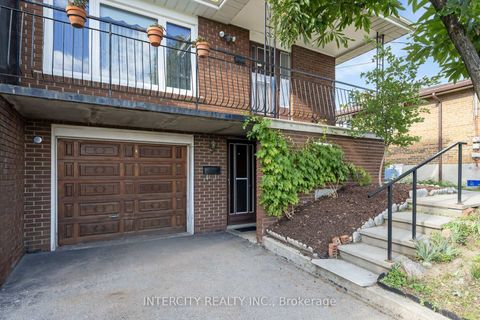Photo 2 at 16 Seacliff Boulevard, Humber Summit, Toronto