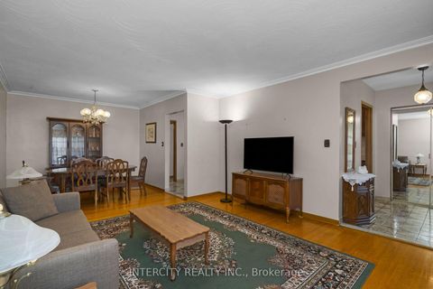 Photo 8 at 16 Seacliff Boulevard, Humber Summit, Toronto