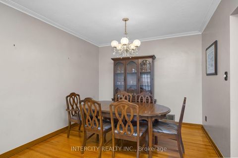 Photo 10 at 16 Seacliff Boulevard, Humber Summit, Toronto