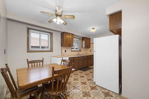 Photo 14 at 16 Seacliff Boulevard, Humber Summit, Toronto