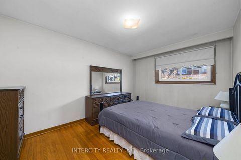 Photo 15 at 16 Seacliff Boulevard, Humber Summit, Toronto