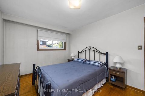 Photo 16 at 16 Seacliff Boulevard, Humber Summit, Toronto