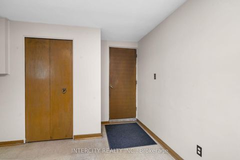 Photo 22 at 16 Seacliff Boulevard, Humber Summit, Toronto