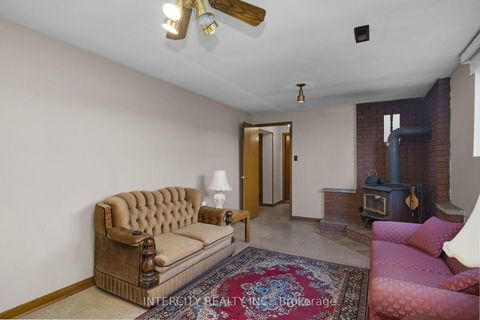 Photo 24 at 16 Seacliff Boulevard, Humber Summit, Toronto