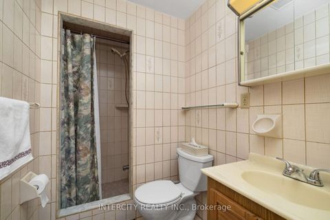 Photo 29 at 16 Seacliff Boulevard, Humber Summit, Toronto