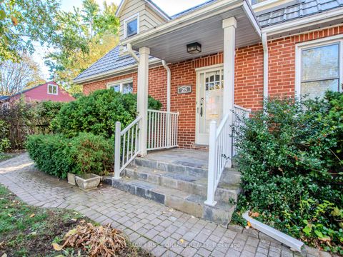 Photo 2 at 25 Holgate Street, Allandale, Barrie