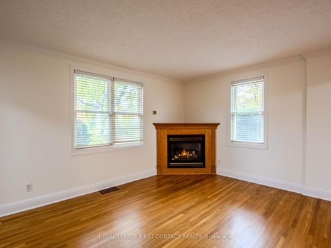 Photo 4 at 25 Holgate Street, Allandale, Barrie