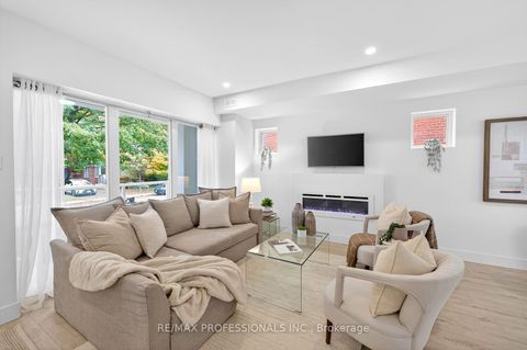 Photo 4 at 22 Ninth Street, New Toronto, Toronto