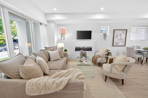 Photo 5 at 22 Ninth Street, New Toronto, Toronto