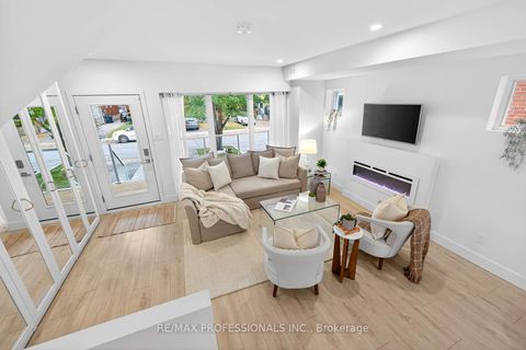 Photo 7 at 22 Ninth Street, New Toronto, Toronto