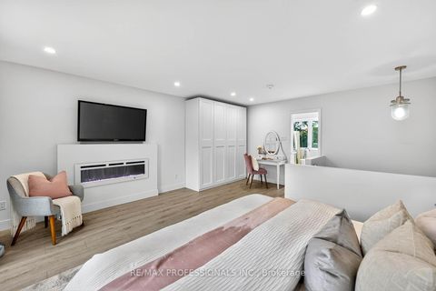 Photo 28 at 22 Ninth Street, New Toronto, Toronto