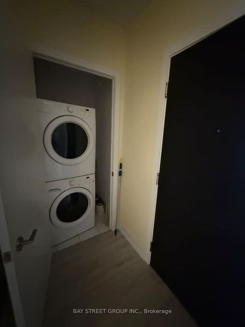 Photo 4 at 241 - 9471 Yonge Street, Observatory, Richmond Hill