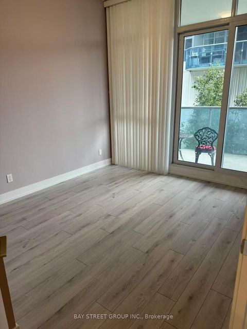 Photo 5 at 241 - 9471 Yonge Street, Observatory, Richmond Hill