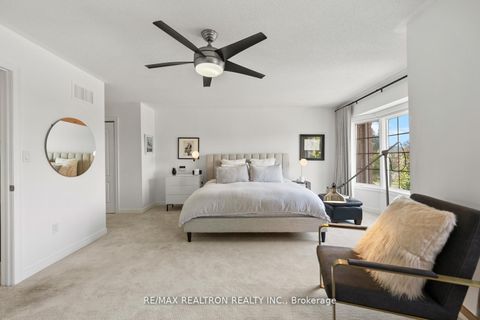 Photo 18 at 136 Kingsbridge Circle, Beverley Glen, Vaughan Photo 18 at 136 Kingsbridge Circle, Beverley Glen, Vaughan