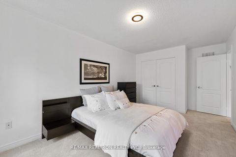 Photo 23 at 136 Kingsbridge Circle, Beverley Glen, Vaughan Photo 23 at 136 Kingsbridge Circle, Beverley Glen, Vaughan