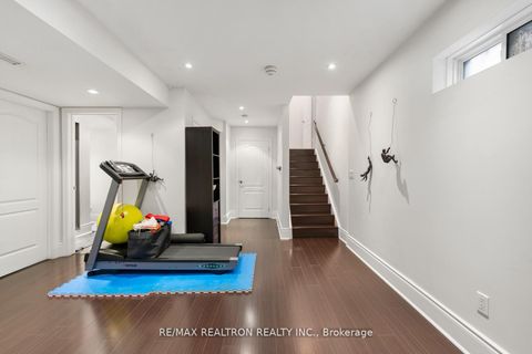 Photo 27 at 136 Kingsbridge Circle, Beverley Glen, Vaughan Photo 27 at 136 Kingsbridge Circle, Beverley Glen, Vaughan